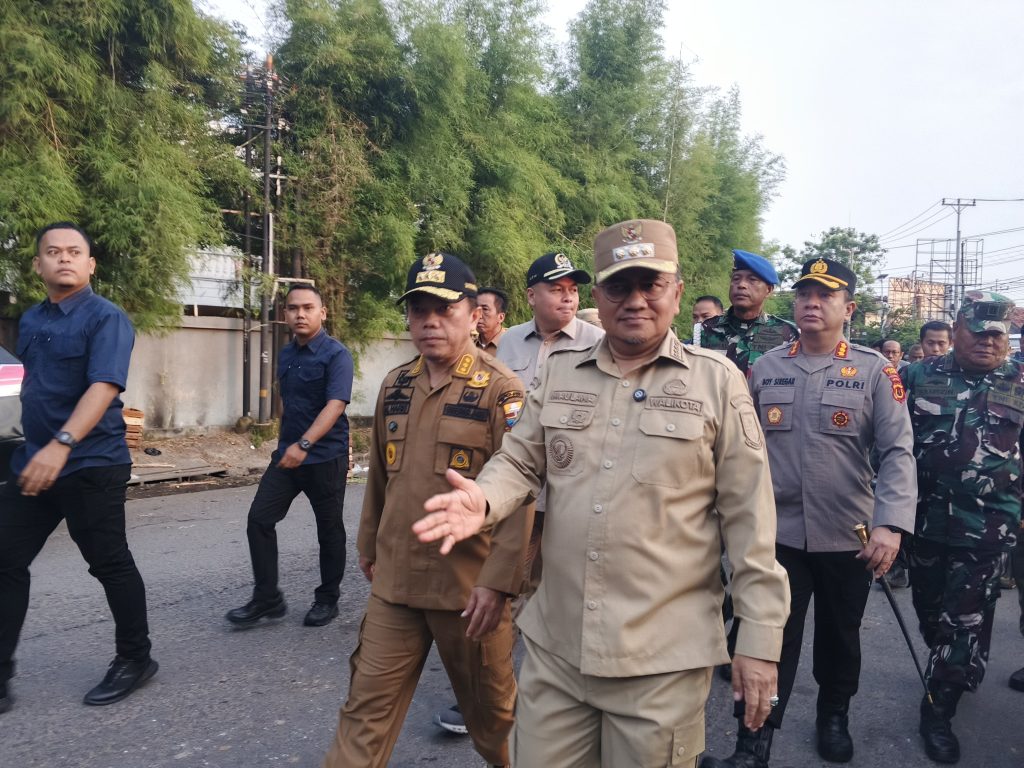 Walikota Maulana Komitmen Bangun Infrastruktur, Dari Sampah hingga Pedestrian 2 Kilometer