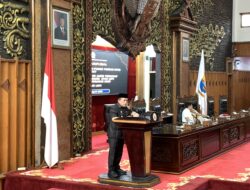 Gubernur Jambi Tekankan Peningkatan SDM dan Digitalisasi Pendidikan dalam Rapat Paripurna DPRD