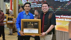 Aston Jambi Hotel & Conference Center menerima penghargaan “Penyerapan Tenaga Kerja Lokal Terbanyak” pada Investment Award Kota Jambi 2026 sebagai bentuk apresiasi atas kontribusinya terhadap pertumbuhan ekonomi daerah