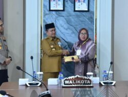 Pemkot Jambi Serahkan Bantuan Rp202 Juta kepada 16 Korban Bencana