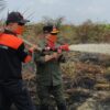 Turun Langsung Padamkan Karhutla di Air Merah, Gubernur Al Haris: Api Sudah 3 Hari, Gambut Sulit Dipadamkan