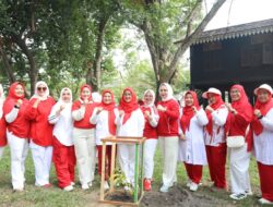 Semarak HUT ke-81 RI, DWP Provinsi Jambi Gelar Senam Bersama dan Gerakan Peduli Lingkungan