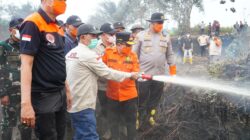 Gubernur Al Haris Turun ke Sarolangun, Pastikan Karhutla Ditangani, Minta Waterbombing untuk Pendinginan