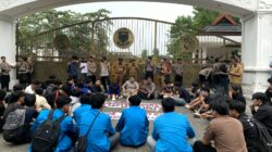 Gubernur Jambi Tak Temui Massa, Mahasiswa UIN STS Hanya Diterima Staf Pemprov