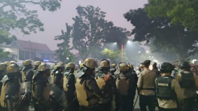 BREAKING NEWS! Demo Kabut Asap Berakhir, Gas Air Mata dan Penangkapan Warnai Pembubaran