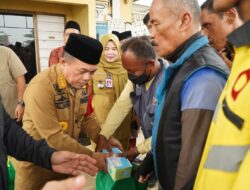 Peduli Dampak Karhutla, Gubernur Al Haris Serahkan 200 Paket Sembako dan Masker di Bungo